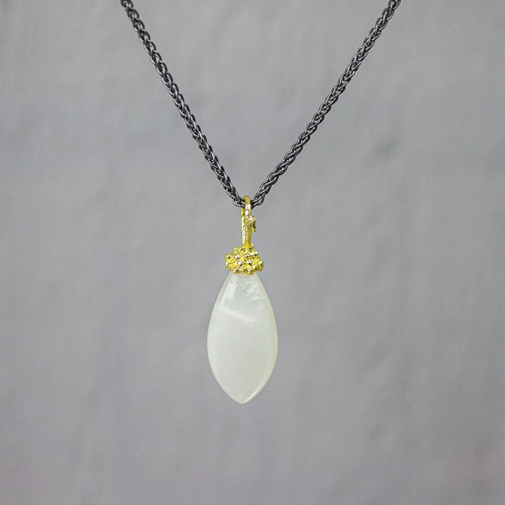 Jéh Jewels Edelsteine-Anhänger Mondstein Silber Vergoldet HAIFISCHZAHN