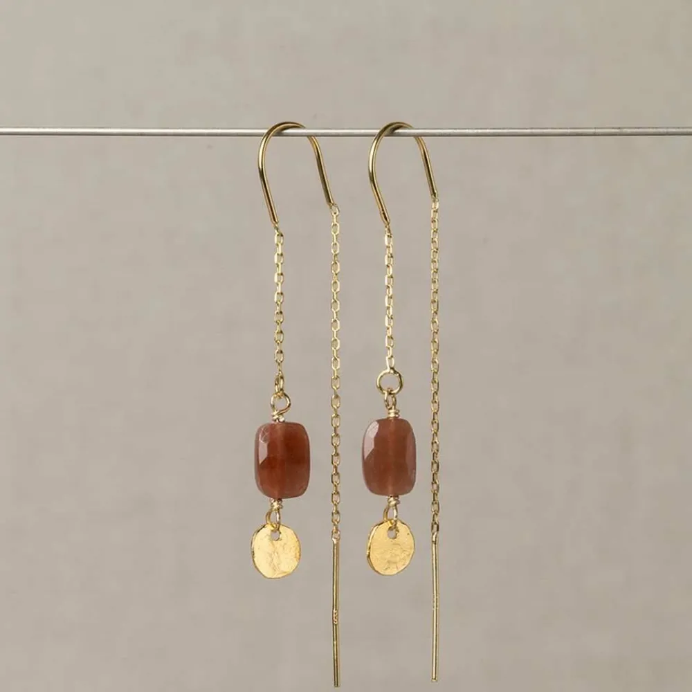 Jéh Jewels Touch Of Gold | Edelsteine-Durchziehohrring Silber vergoldet + brauner Mondstein Facette