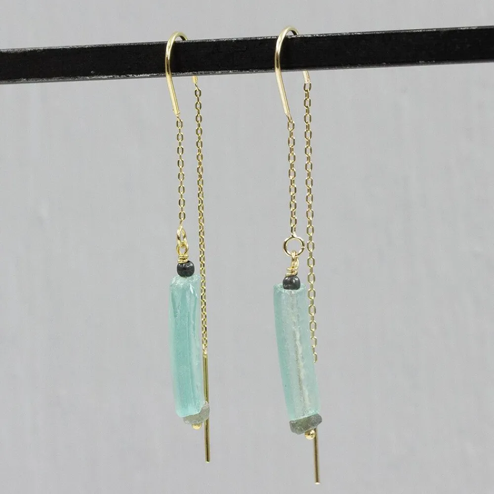 Jéh Jewels Touch Of Gold | Ohrhänger-Durchziehohrring vergoldet + Labradorit + Römisches Glas