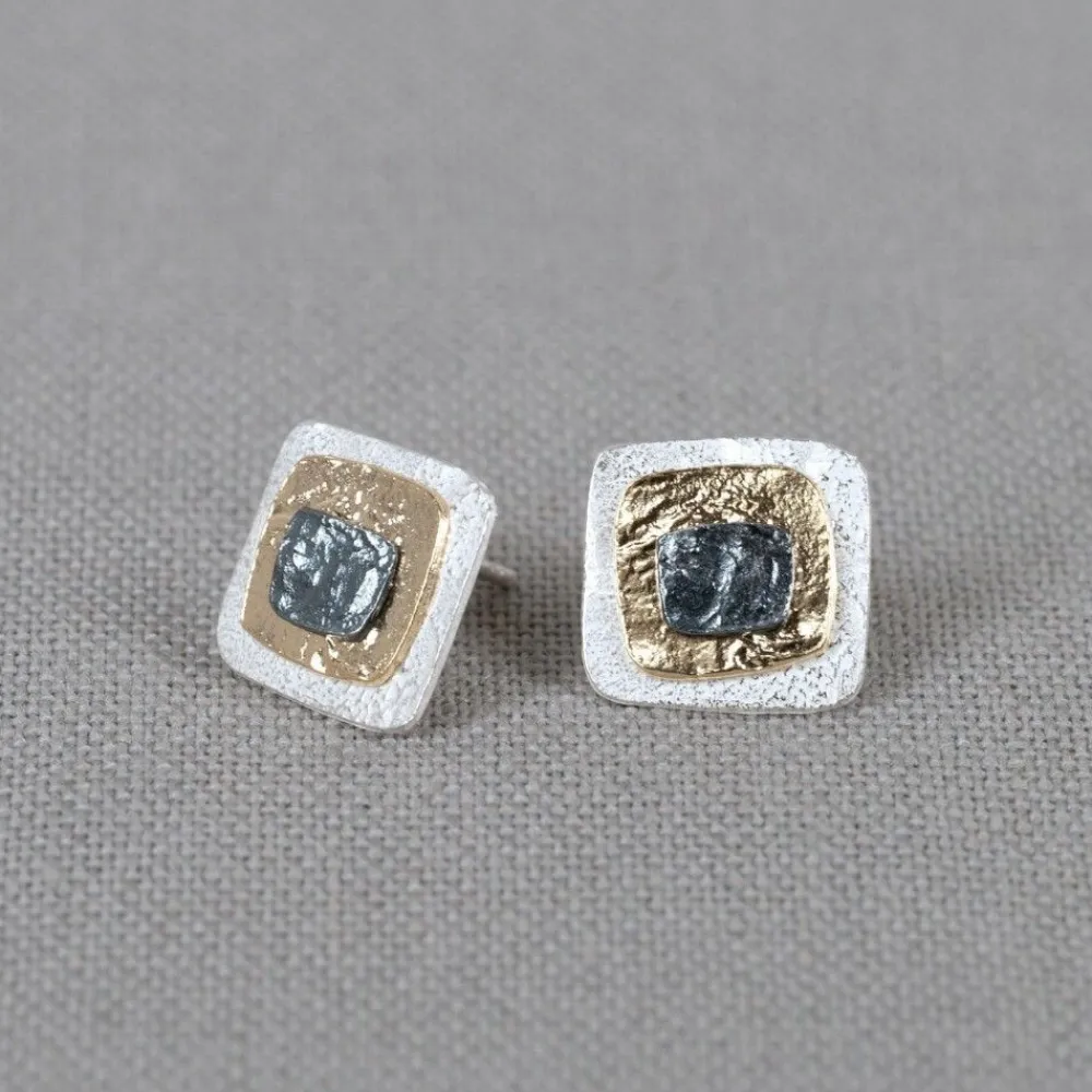 Jéh Jewels Touch Of Gold | Evergreens-Studs square stacked